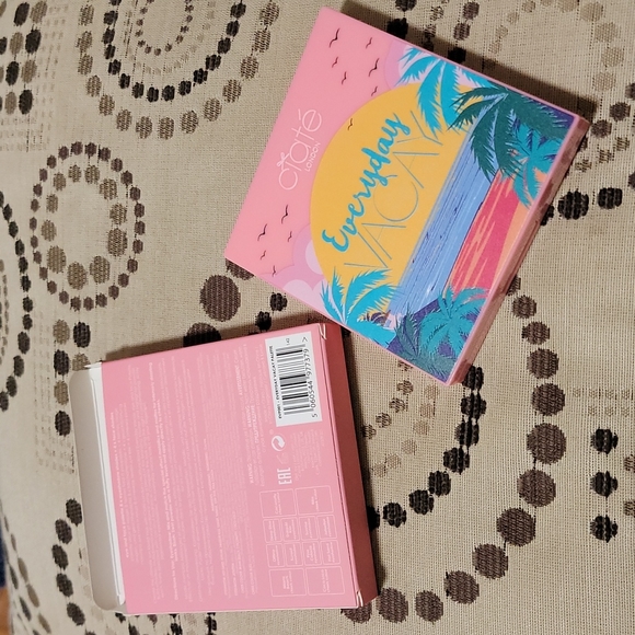 Ciate London Everyday Vacay Eye and Face Palette - Picture 1 of 2